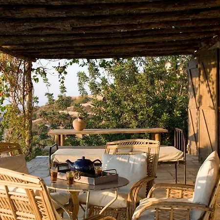 Aphrodite's Oasis * Pomos